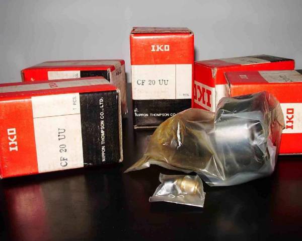 IKO&nbsp;CF20B&nbsp;螺栓型滾輪滾針軸承