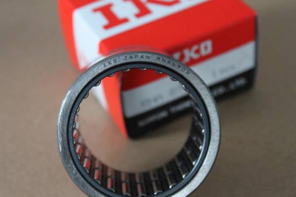 IKO&nbsp;NUCF20R&nbsp;螺栓型滾輪滾針軸承